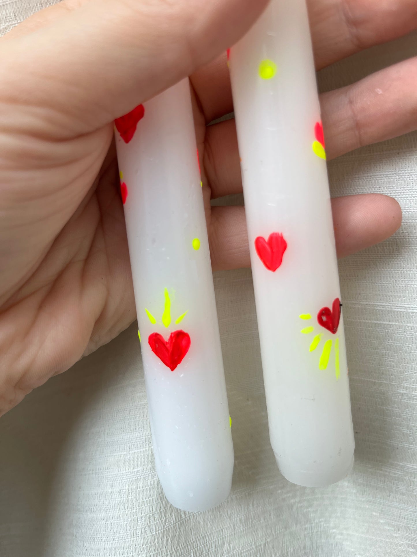 neon heart taper candle (SET)