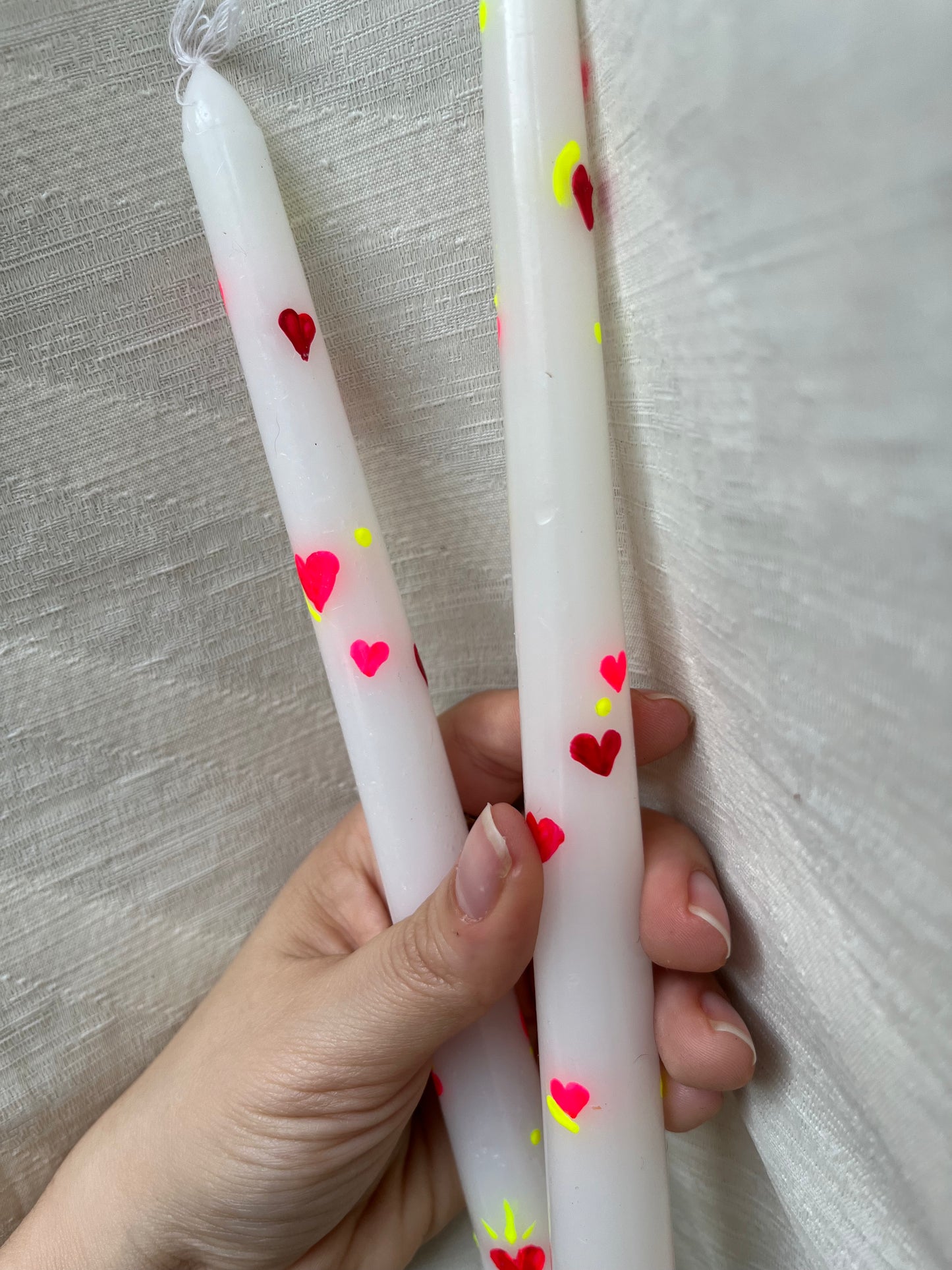neon heart taper candle (SET)